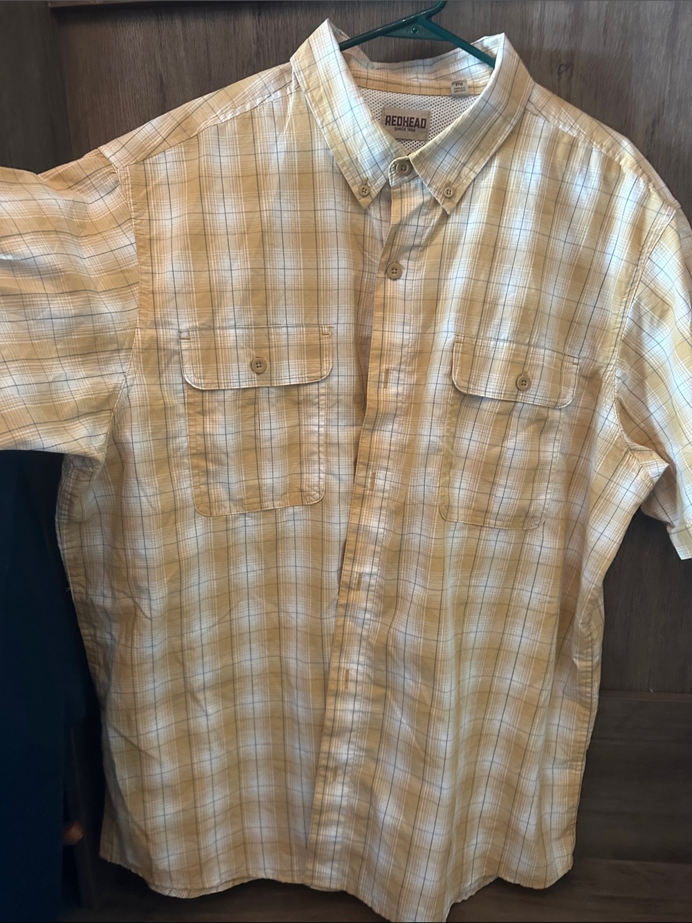 RedHead Men's Short-Sleeve Plaid Button-Down Shirt in Yellow and White